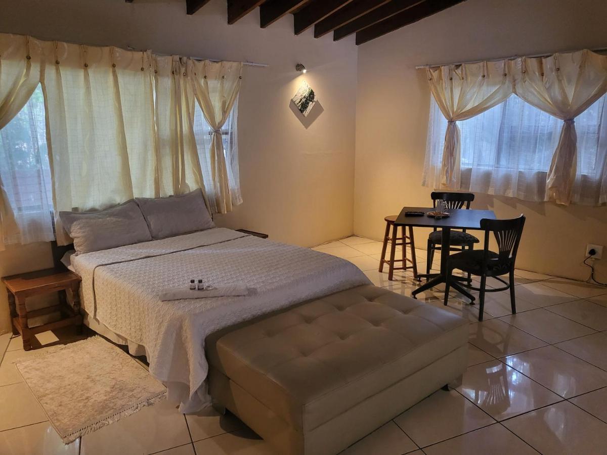Albatrossways Lodge Sandton Luaran gambar