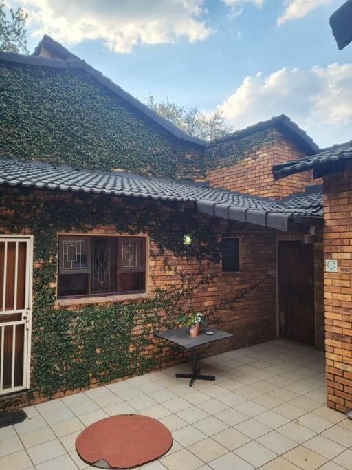 Albatrossways Lodge Sandton Luaran gambar