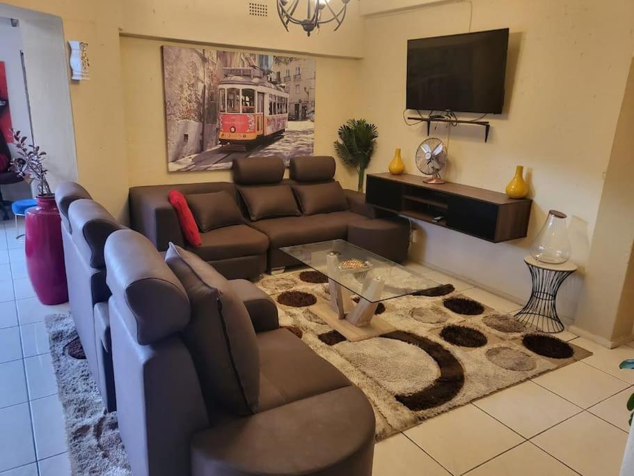 Albatrossways Lodge Sandton Luaran gambar