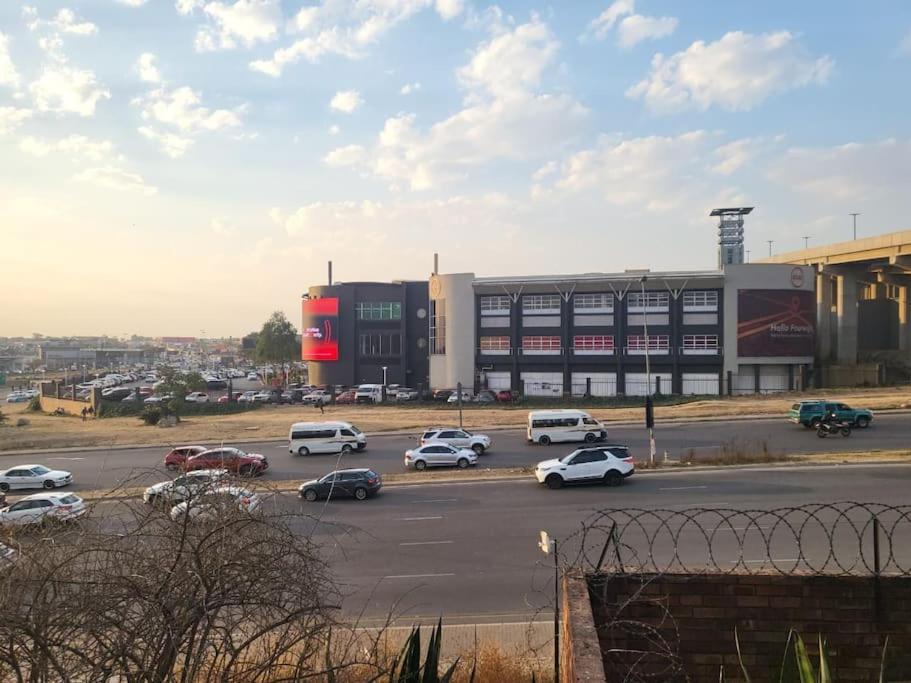 Albatrossways Lodge Sandton Luaran gambar