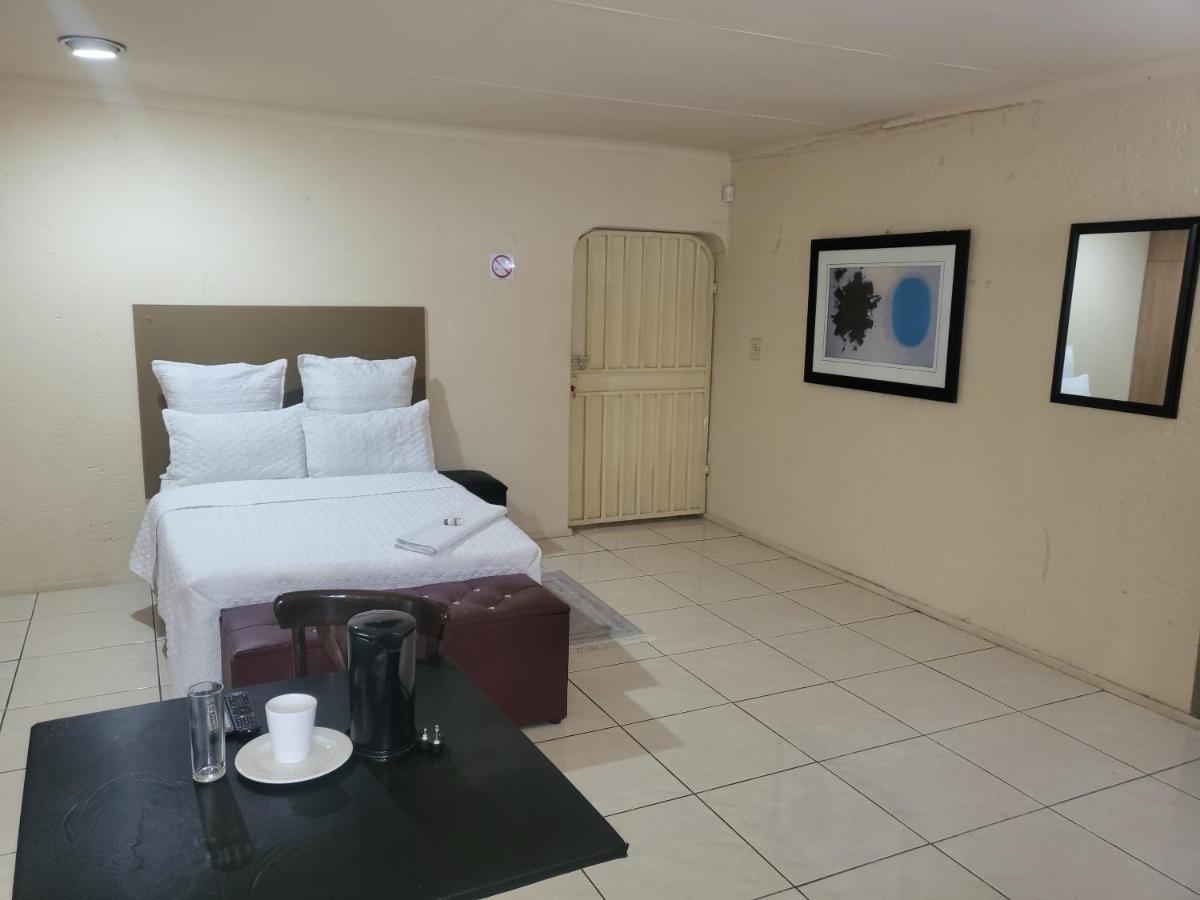 Albatrossways Lodge Sandton Luaran gambar