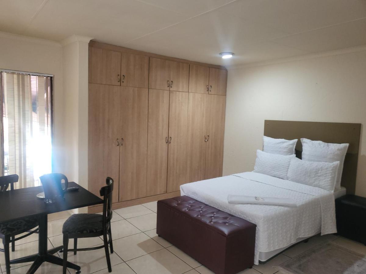 Albatrossways Lodge Sandton Luaran gambar
